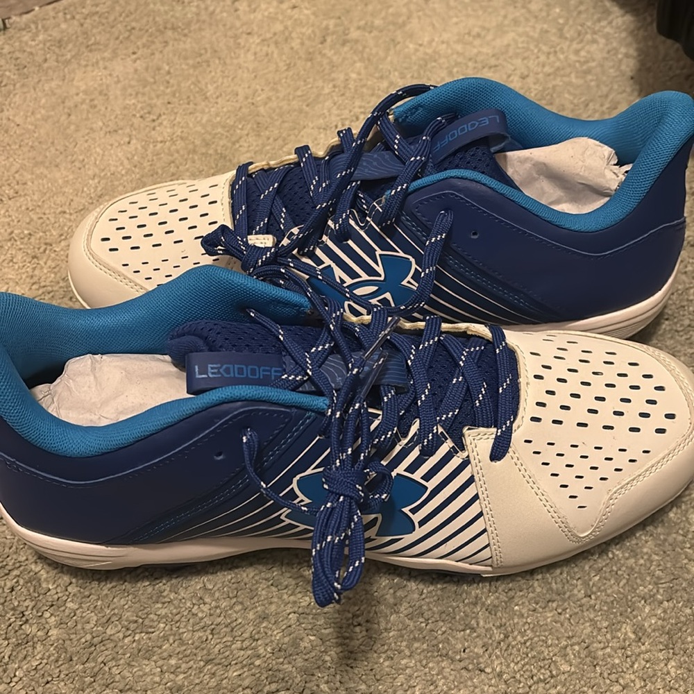 Brand New Under Armour Men’s Blue/White Leadoff Cleats